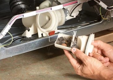 Пералня Атлант не източва вода и не центрофугира