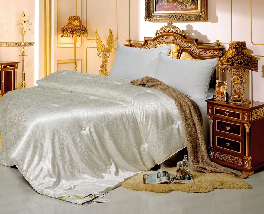 Копринено одеяло