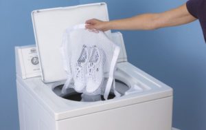 как да перете маратонки в пералня