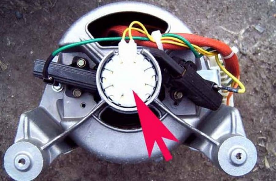 Как да смените тахометър със собствените си ръце