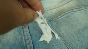 Как да премахнете дъвката от дрехите