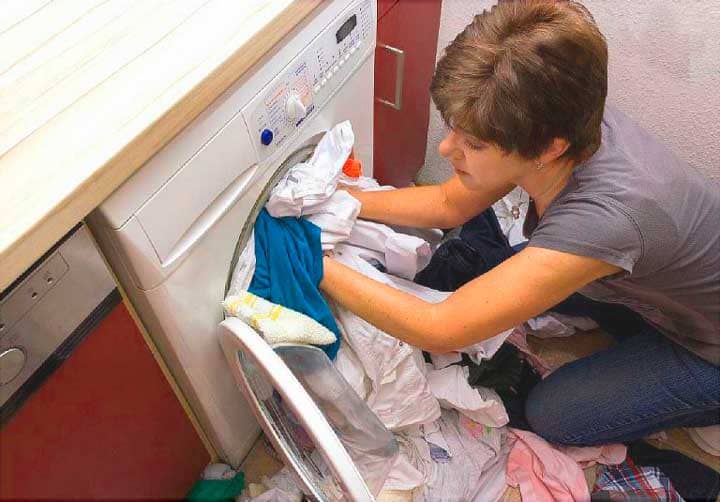 Барабанът на пералнята е претоварен с пране