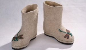 как да перете филцови ботуши в пералня