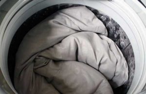 Как да перете одеяло от холофибър в пералня