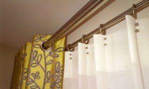 Как правилно да перете пердета с капси