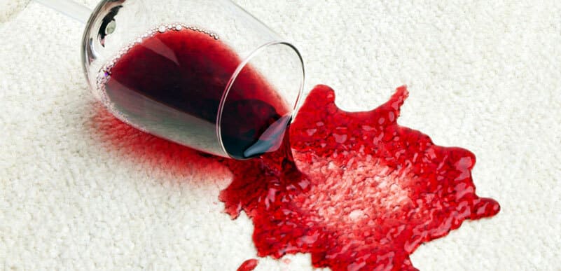Как да премахнете петна от червено вино у дома
