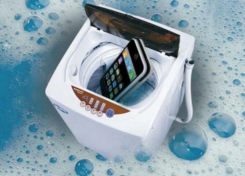 Изпрах iPhone в пералнята