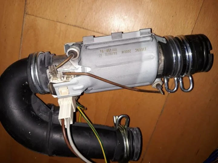 термоелектрически нагревател