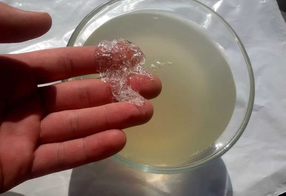 течно стъкло